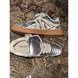 Project Cloud Madrid.A Silver Metallic Sneakers Womens Size 6.5 Memory Foam
